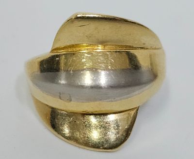 טבעת מזהב 14 קראט צהוב ולבן משקל הטבעת 3.83 גרם , מידת הטבעת 8.