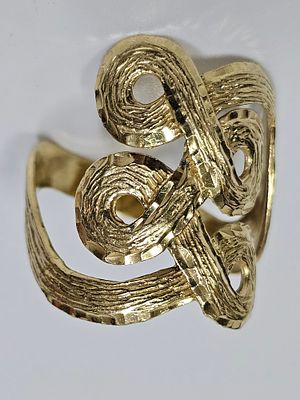 טבעת מזהב 14 קראט עם נוכחות משקל הטבעת 8.78 גרם מידת הטבעת 11.5