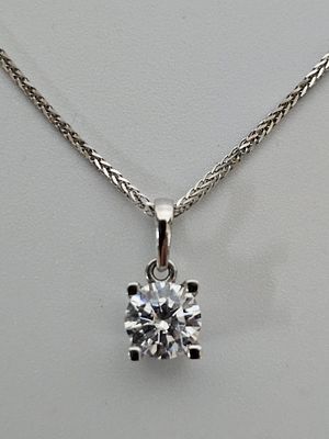 שרשרת תליון מזהב לבן 14 קראט משובץ זירקון אורך השרשרת 40 ס"מ משקל הסט 2.25 גרם