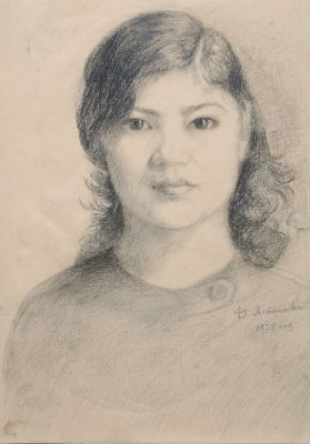 Астапова Дебора. Женский портрет. 1938 г. Бумага, карандаш. 28,5х20,3 см. Работа в хорошем 