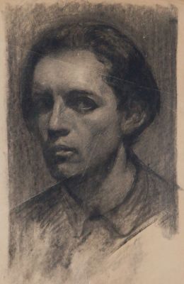 Неизвестный автор. Портрет. 1930-40-е гг. Бумага, уголь. 45х27 см. Работа без подписи. Имеется 