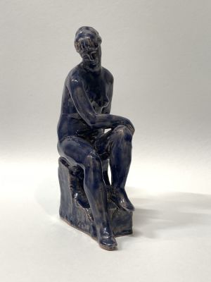 Малахин Абрам. Сидящая обнаженная.
1950-е гг., глина, обжиг, глазурь, высота 25 см. Состояние 