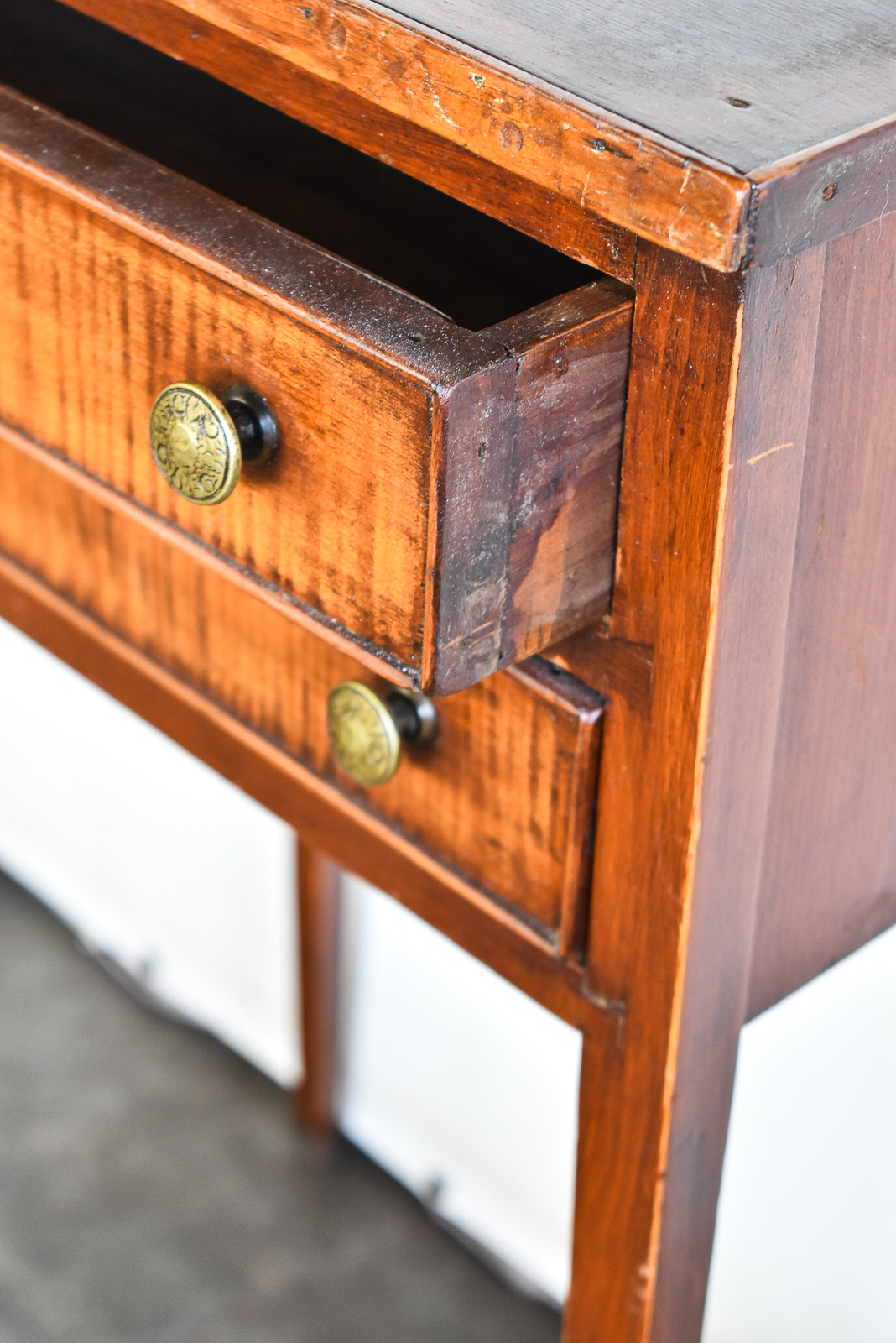 AMERICAN FEDERAL REVIVAL STYLE TWO-DRAWER SIDE TABLE