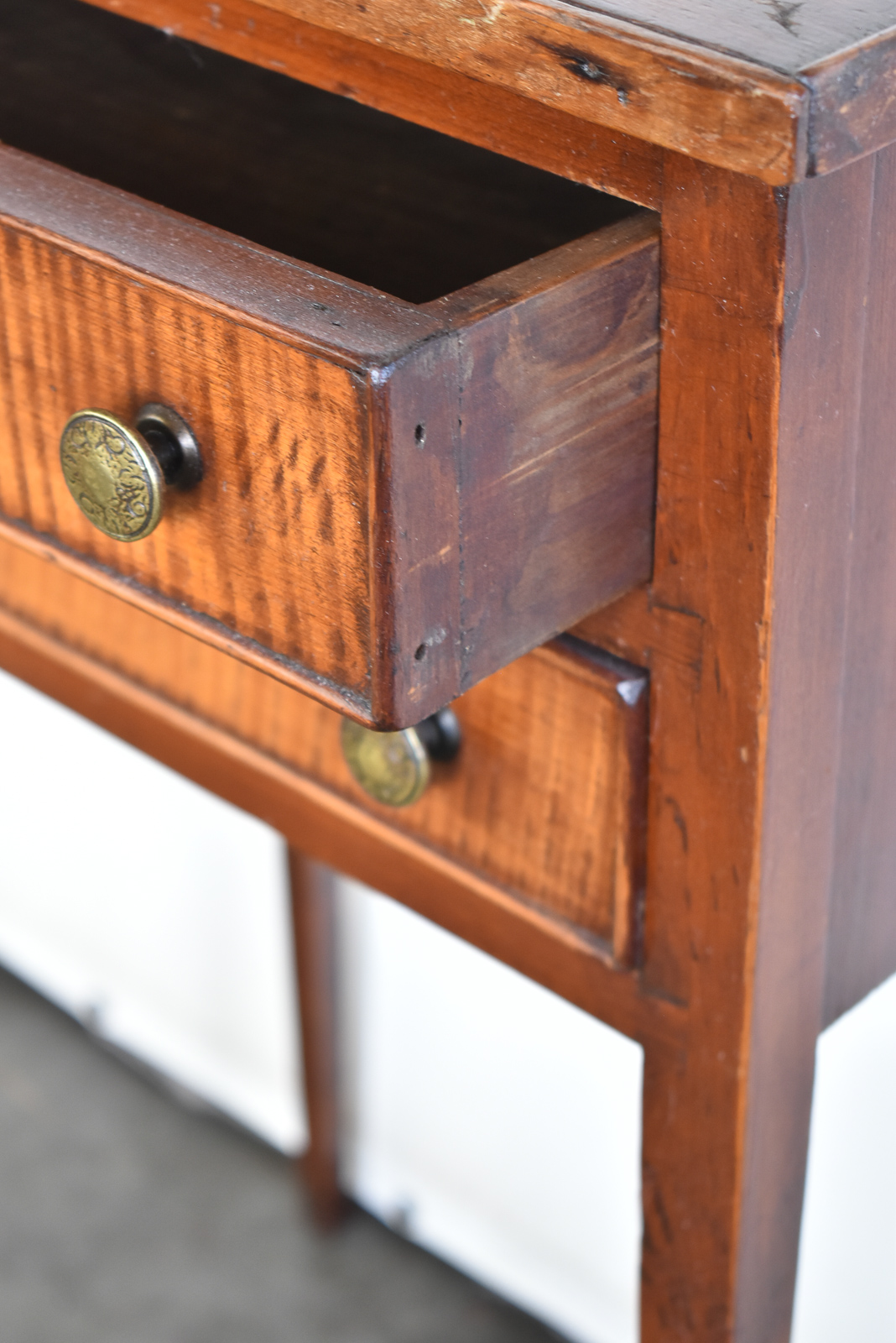 AMERICAN FEDERAL REVIVAL STYLE TWO-DRAWER SIDE TABLE