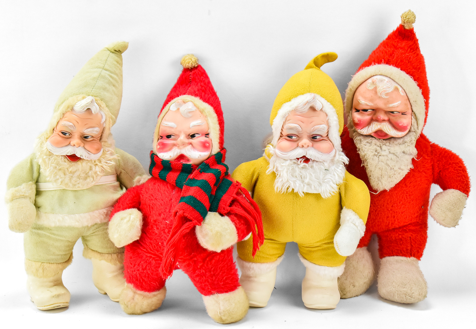 Lot 353 - VINTAGE SANTA CLAUS PLUSHES: RUSHTON CO. & MORE
