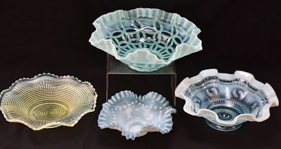 COLLECTION OF BLUE & CLEAR OPALESCENT PATTERN GLASS SERVING BOWLS. A collection of blue and 