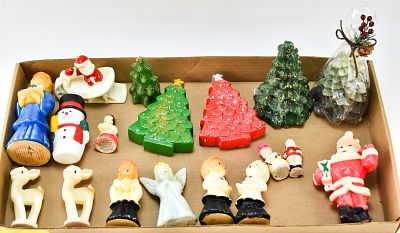 VINTAGE CHRISTMAS CANDLES: GURLEY, TAVERN, WALES, PEACOCK BRAND. This lot includes approximately 