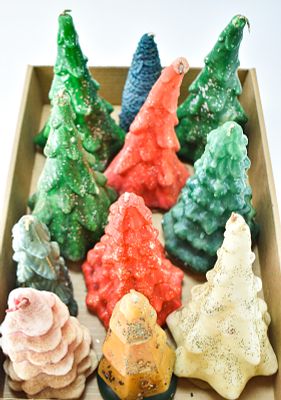 VINTAGE GURLEY & TAVERN CHRISTMAS TREE CANDLES. This lot includes 11 vintage Christmas tree 