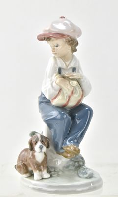 LLADRO "MY BEST FRIEND" NO. 5401 PORCELAIN FIGURINE. A Lladro no. 5401 "My Best Friend" 