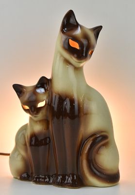 VINTAGE KRON SIAMESE CAT TELEVISION LAMP. A Kron ceramic siamese cat television lamp, circa 