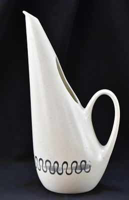 METLOX POPPY TRAIL "AZTEC" PATTERN PITCHER. A Metlox Poppy Trail "Aztec" pattern pitcher 