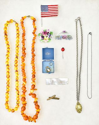 COLLECTION OF VINTAGE AMBER BEAD NECKLACES & MORE. Includes two amber bead necklaces, a Sorrento 