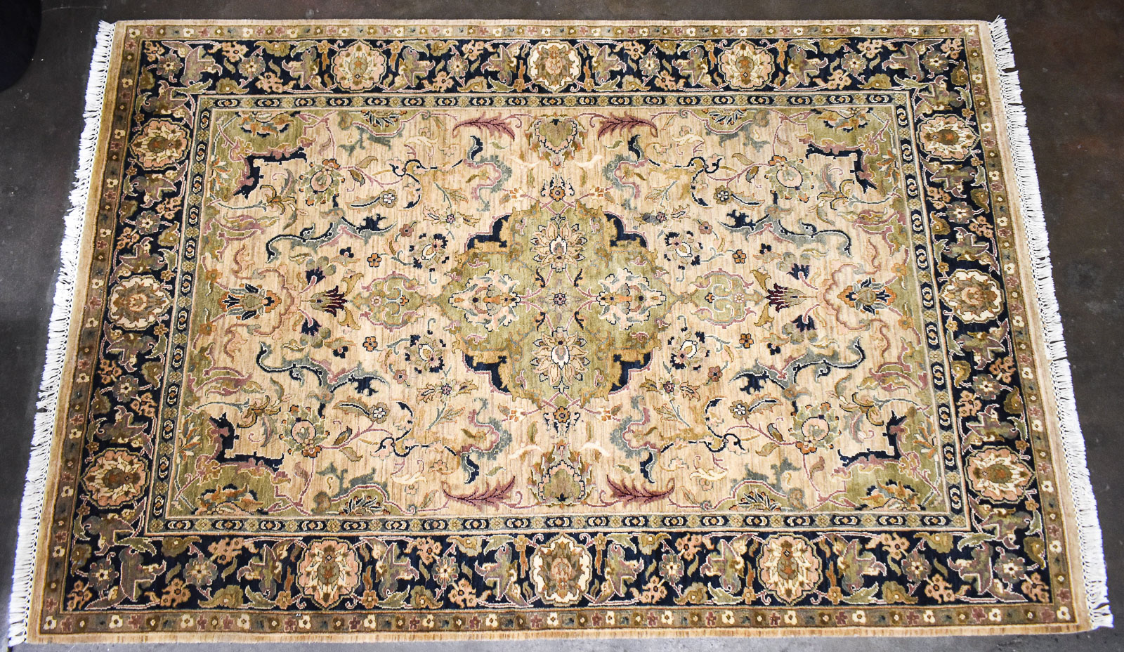 INDIAN CRAFTSMAN COLLECTION HAND-WOVEN WOOL RUG