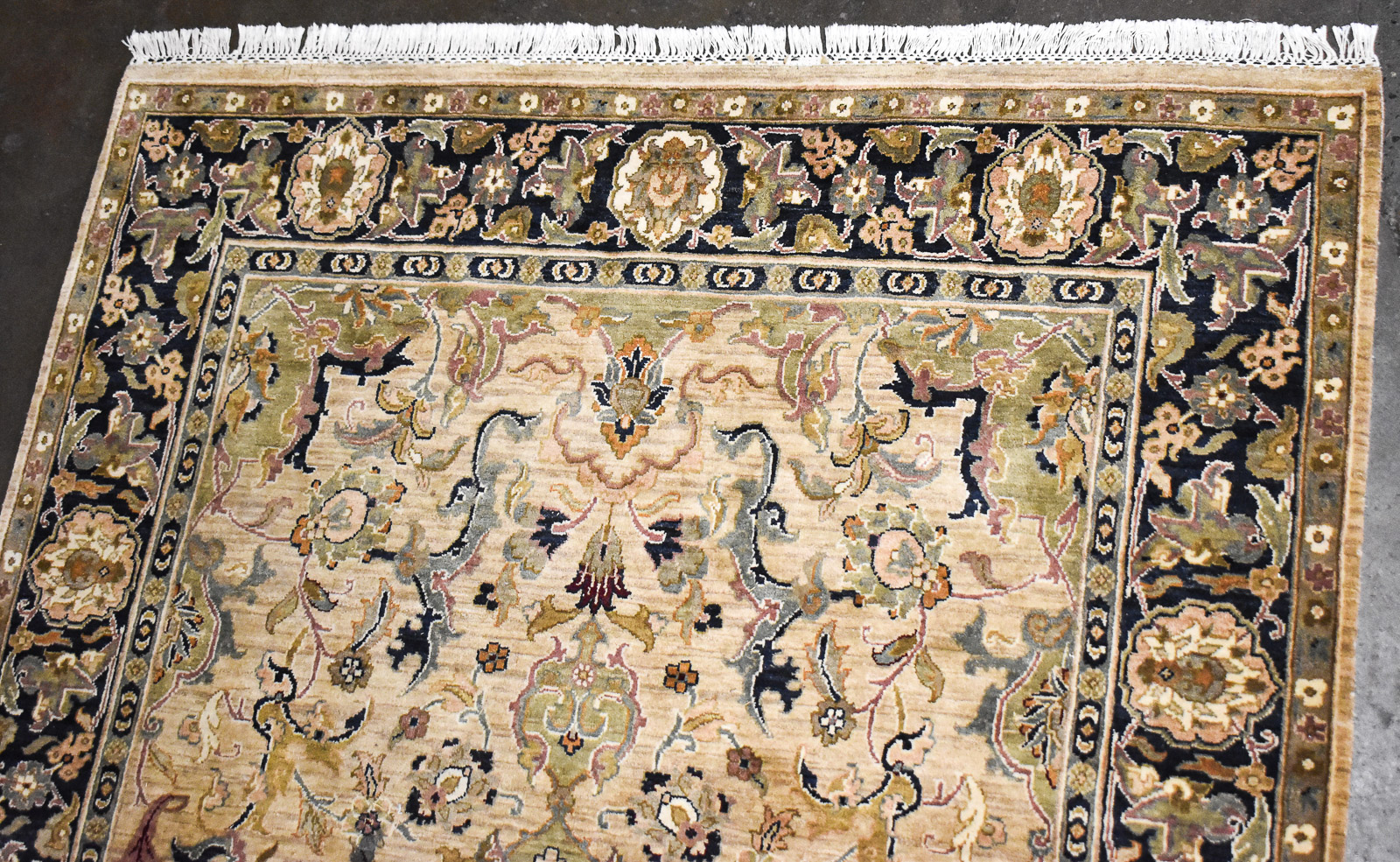 INDIAN CRAFTSMAN COLLECTION HAND-WOVEN WOOL RUG