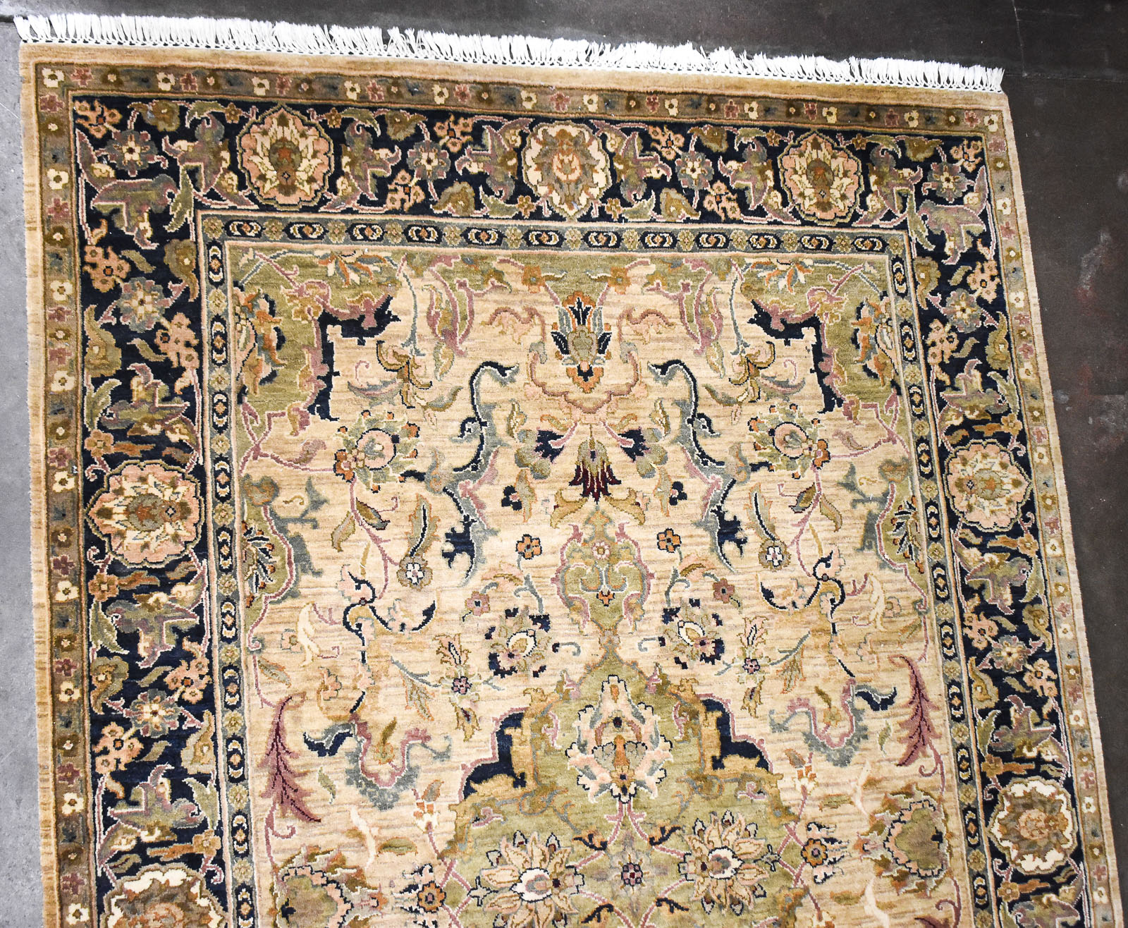 INDIAN CRAFTSMAN COLLECTION HAND-WOVEN WOOL RUG