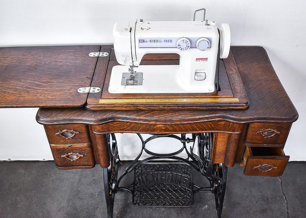 JANOME 712T TREADLE SEWING MACHINE WITH NEW HOME "SERIES A" SEWING TABLE
