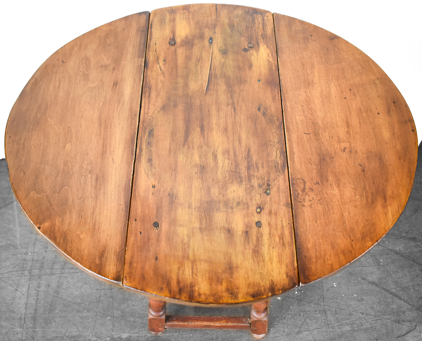 WILLIAM AND MARY STYLE BUTTERFLY DROP-LEAF TABLE