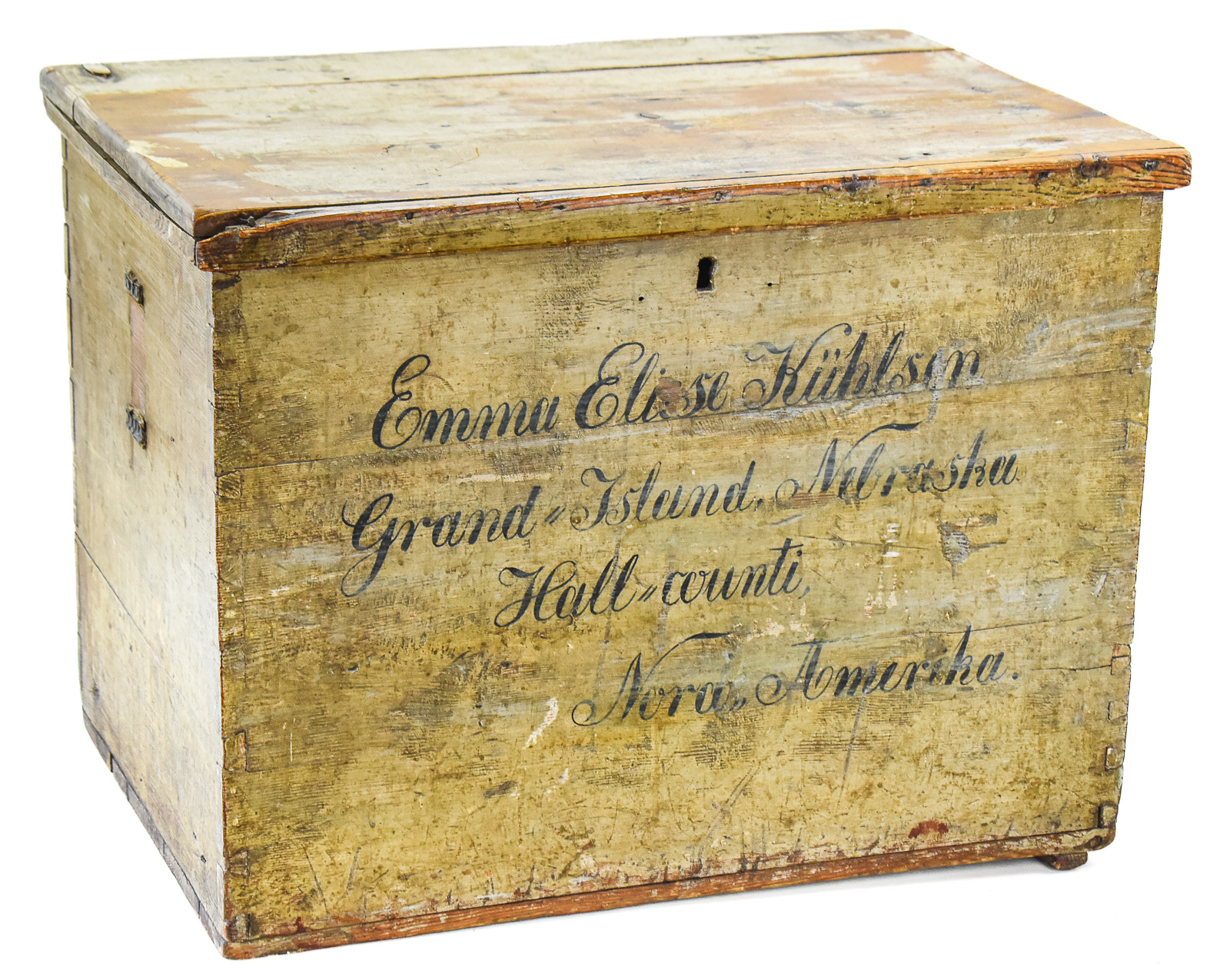 CUSTOMARY SCANDINAVIAN IMMIGRANT TRUNK