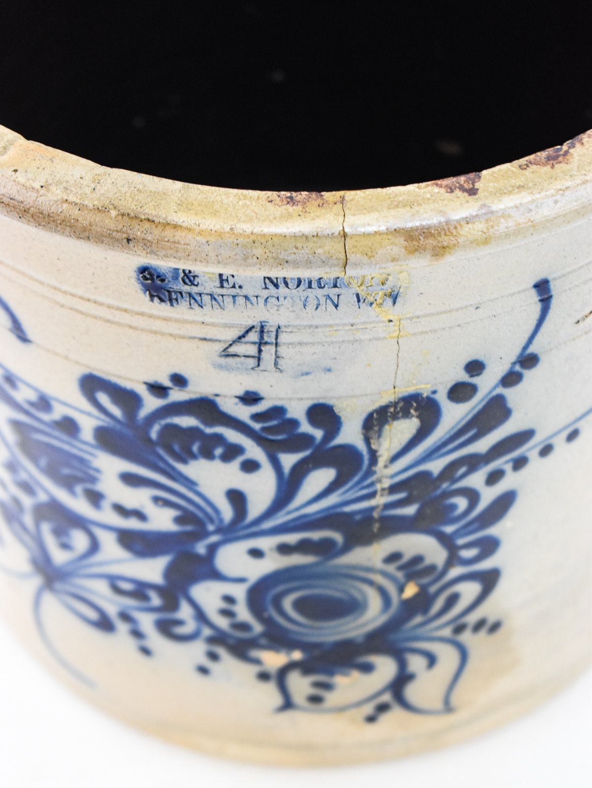 J. & E. NORTON FOUR-GALLON STONEWARE CROCK