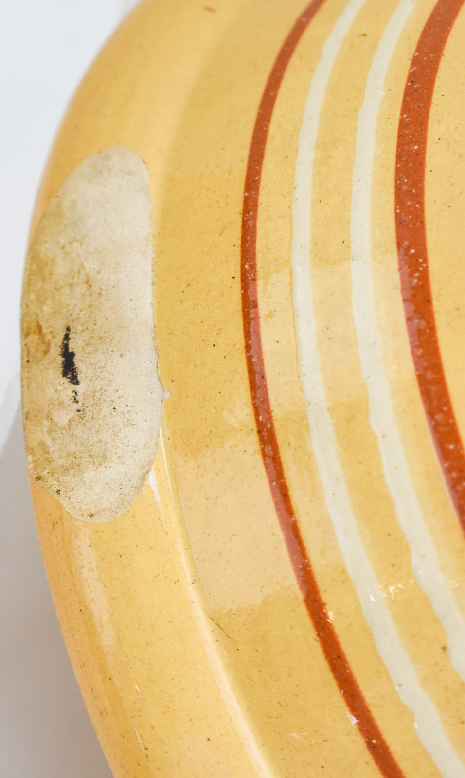 ASSORTMENT OF FIVE BANDED YELLOW WARE BOWLS