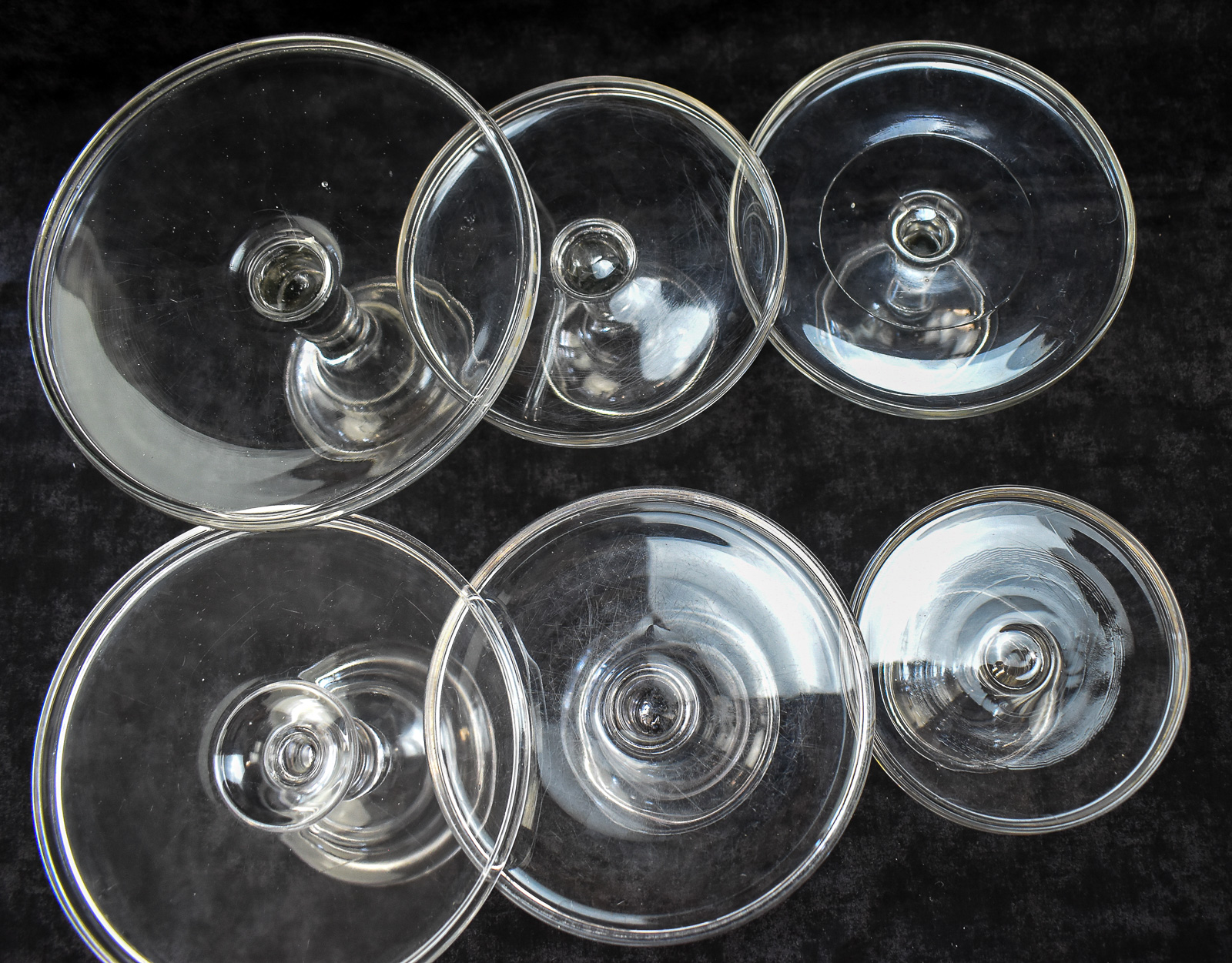 SIX CHALLINOR, TAYLOR AND COMPANY (ATTR.) EARLY AMERICAN PRESSED GLASS PEDESTAL CAKE STANDS