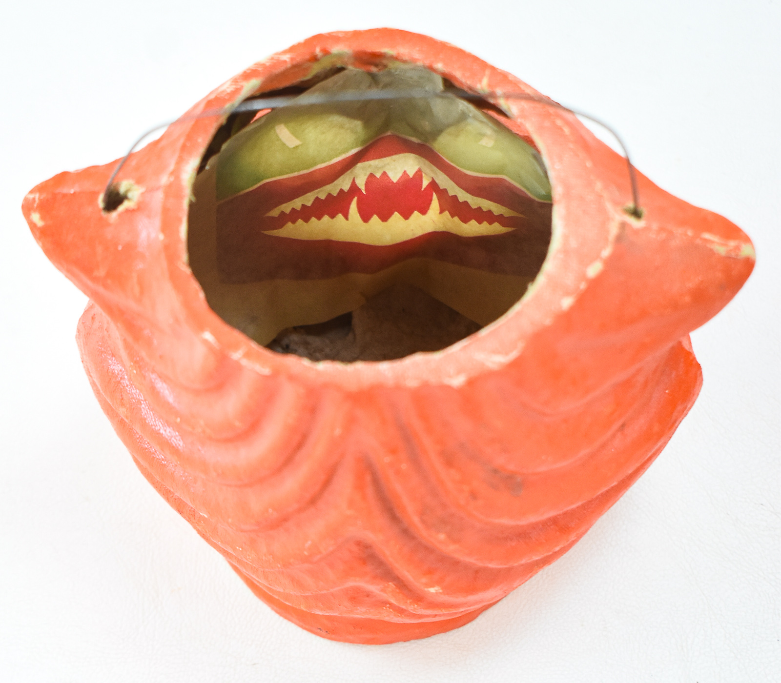 PAIR OF HALLOWEEN DECOR ITEMS: LANTERN & CENTERPIECE
