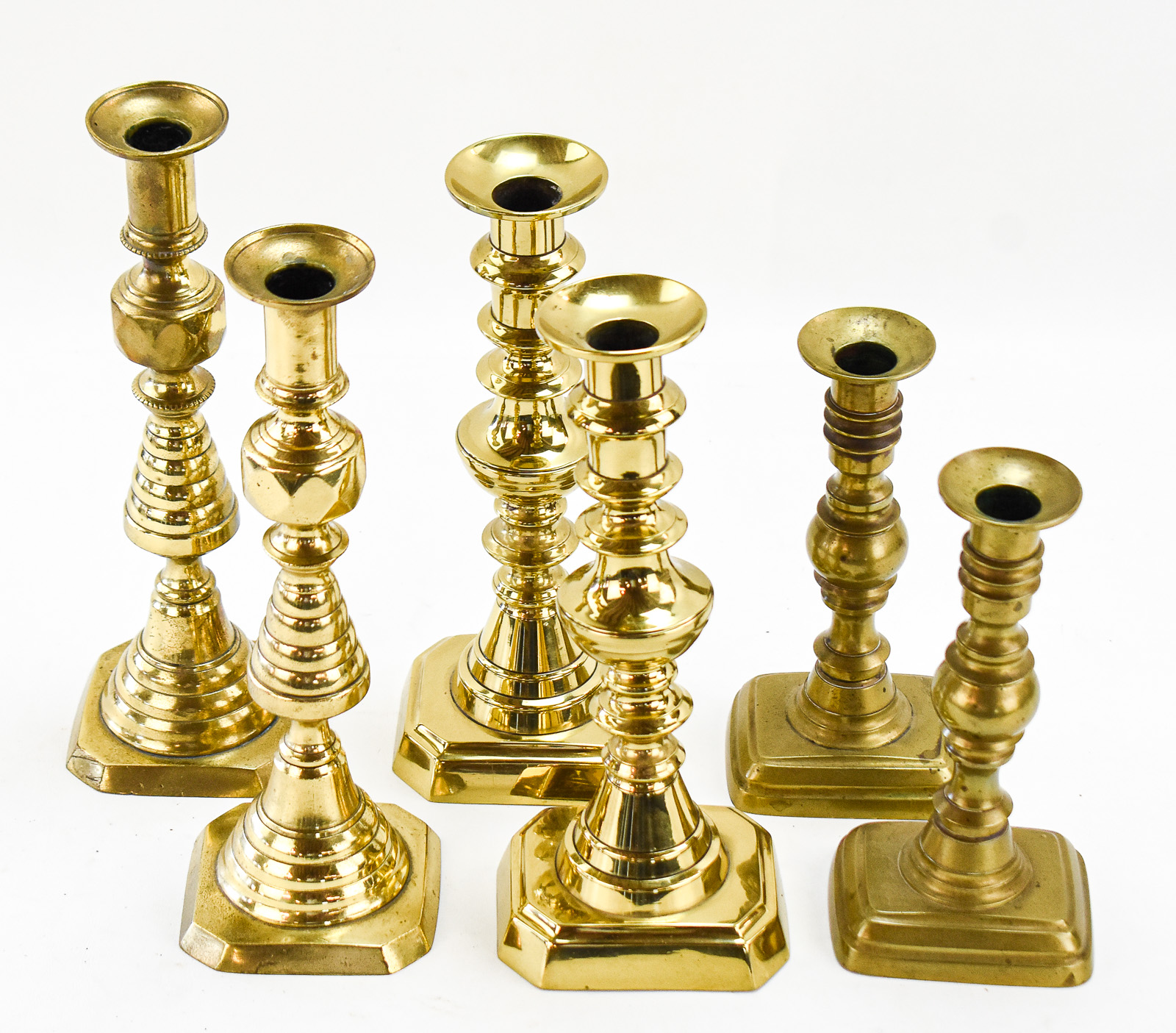 19TH CENTURY BRASS CANDLESTICKS: 'BEEHIVE AND DIAMOND'