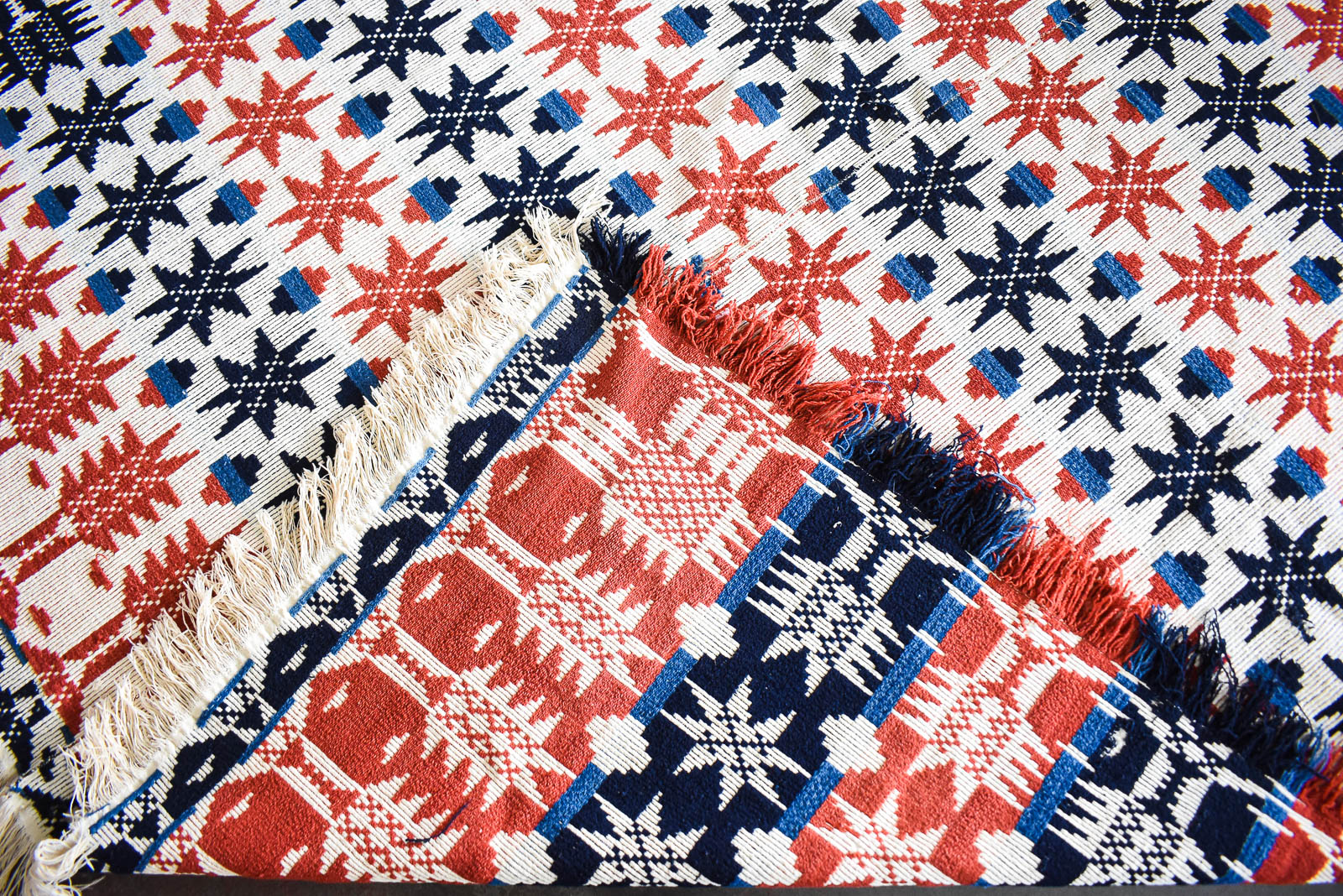 REVERSIBLE OVERSHOT GEOMETRIC STAR PATTERN COVERLET