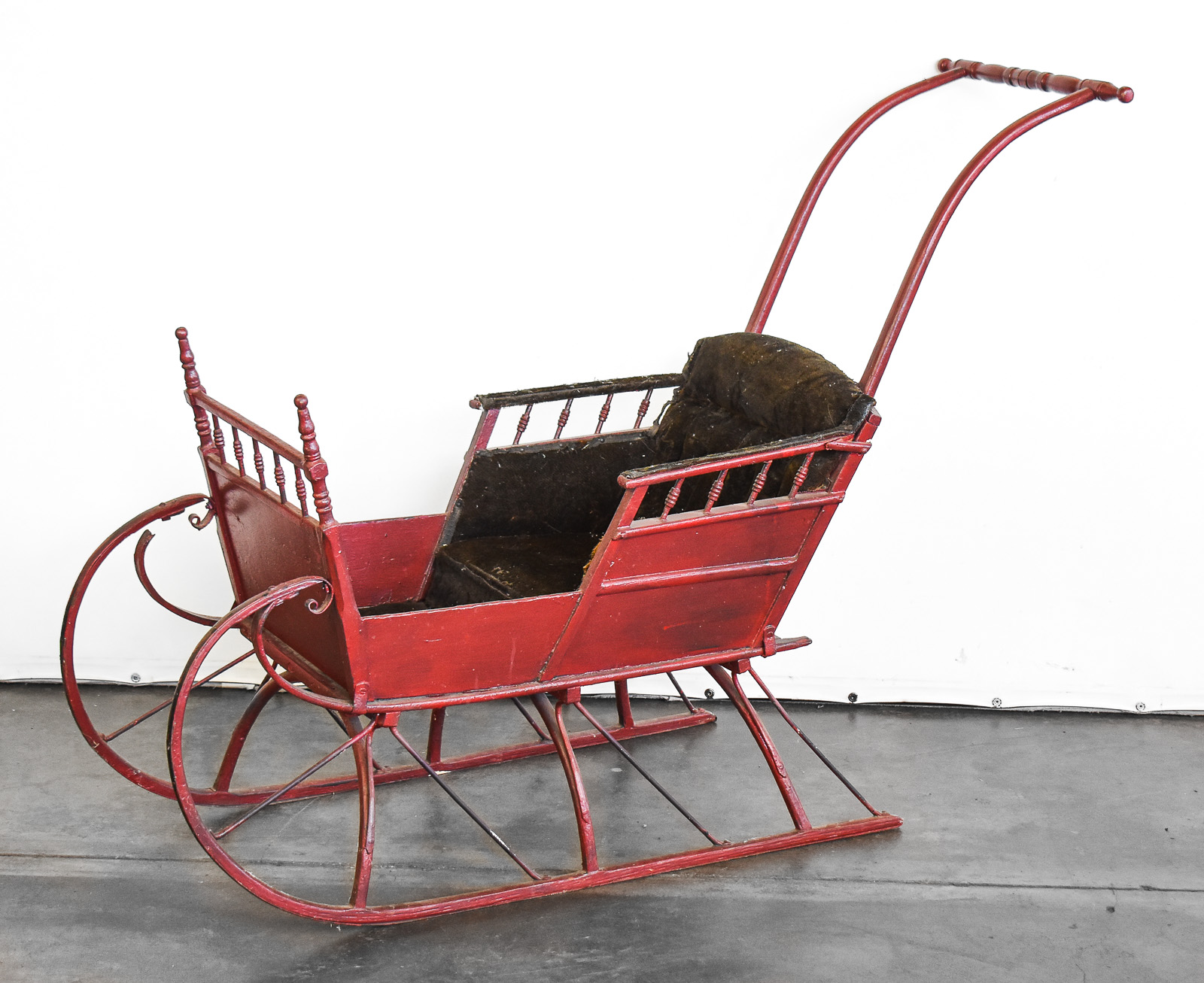 VICTORIAN CHILDREN'S PUSH SLEIGH