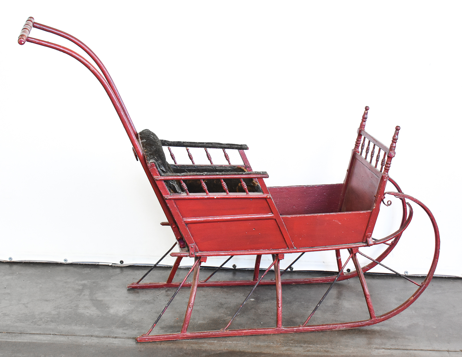 VICTORIAN CHILDREN'S PUSH SLEIGH