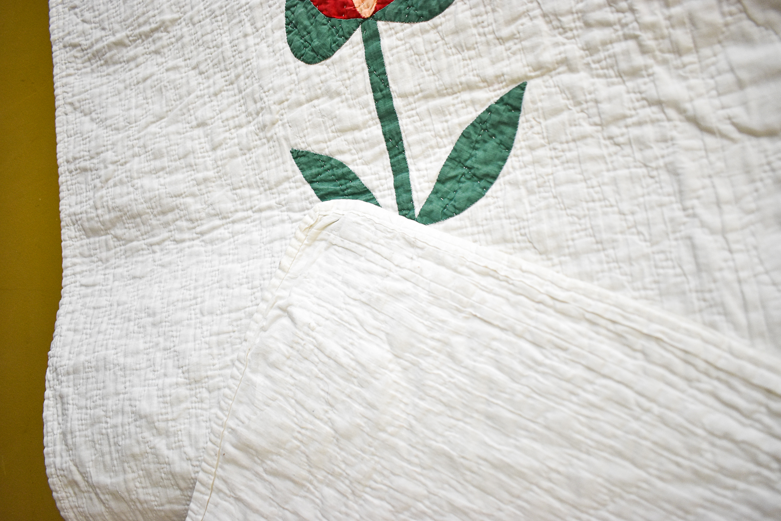 APPLIQUE TULIP QUILT