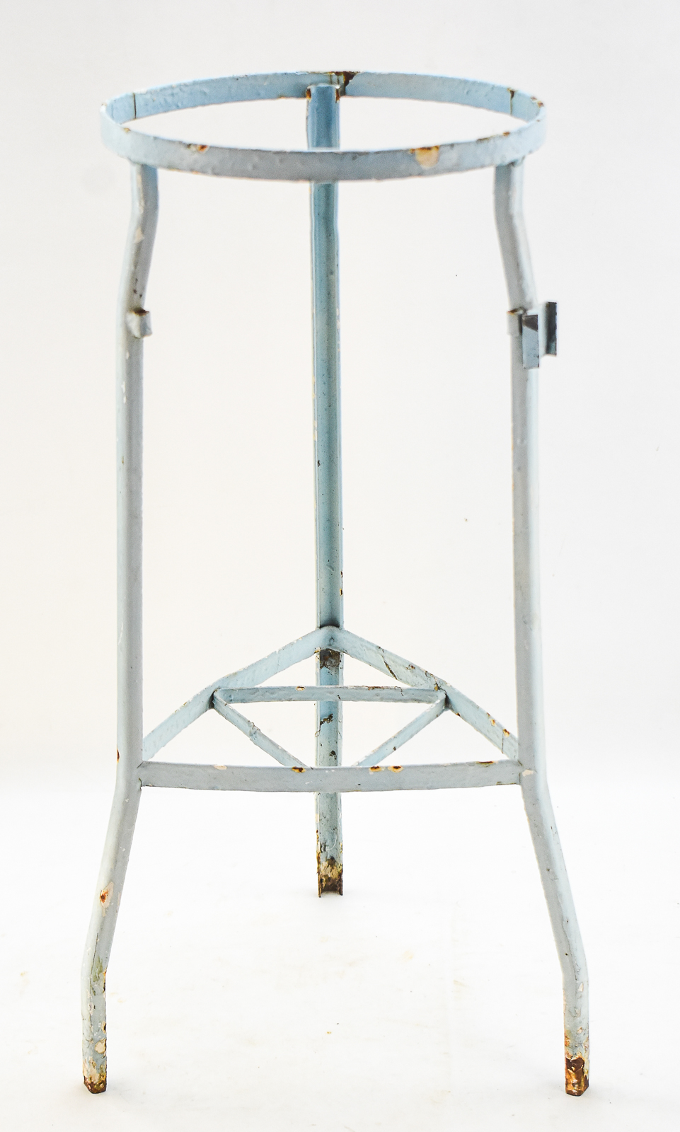 ENAMEL-PAINTED METAL WASH BASIN STAND