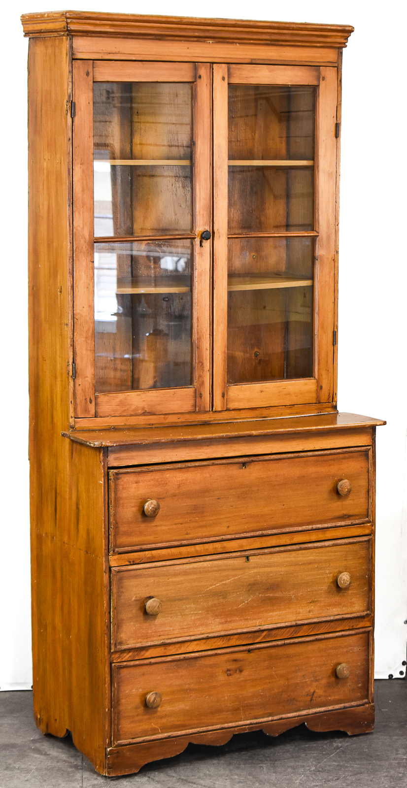 AMERICAN COUNTRY PRIMITIVE-STYLE PINE STEP-BACK CUPBOARD