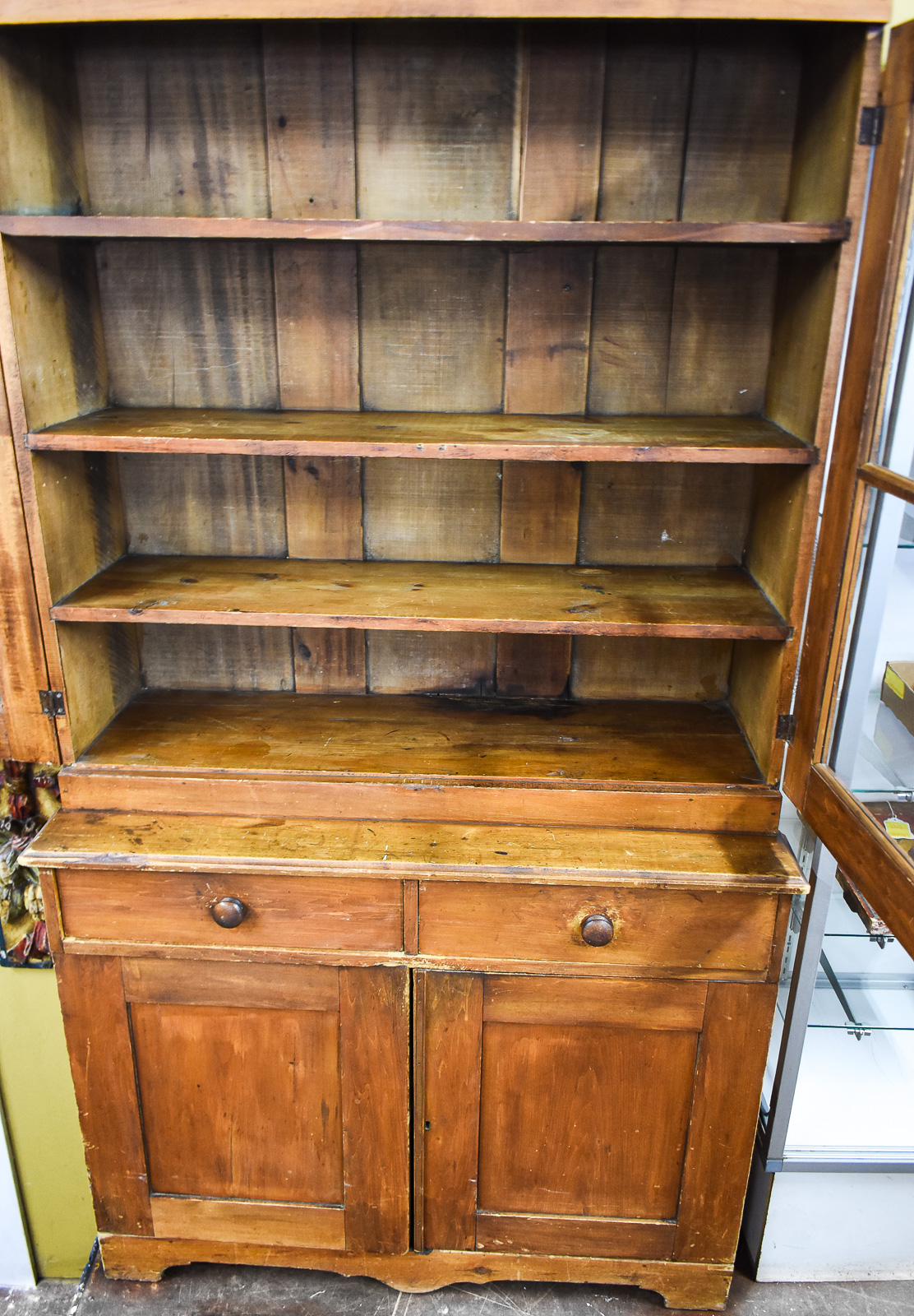 AMERICAN COUNTRY PRIMITIVE-STYLE STEP-BACK PINE HUTCH