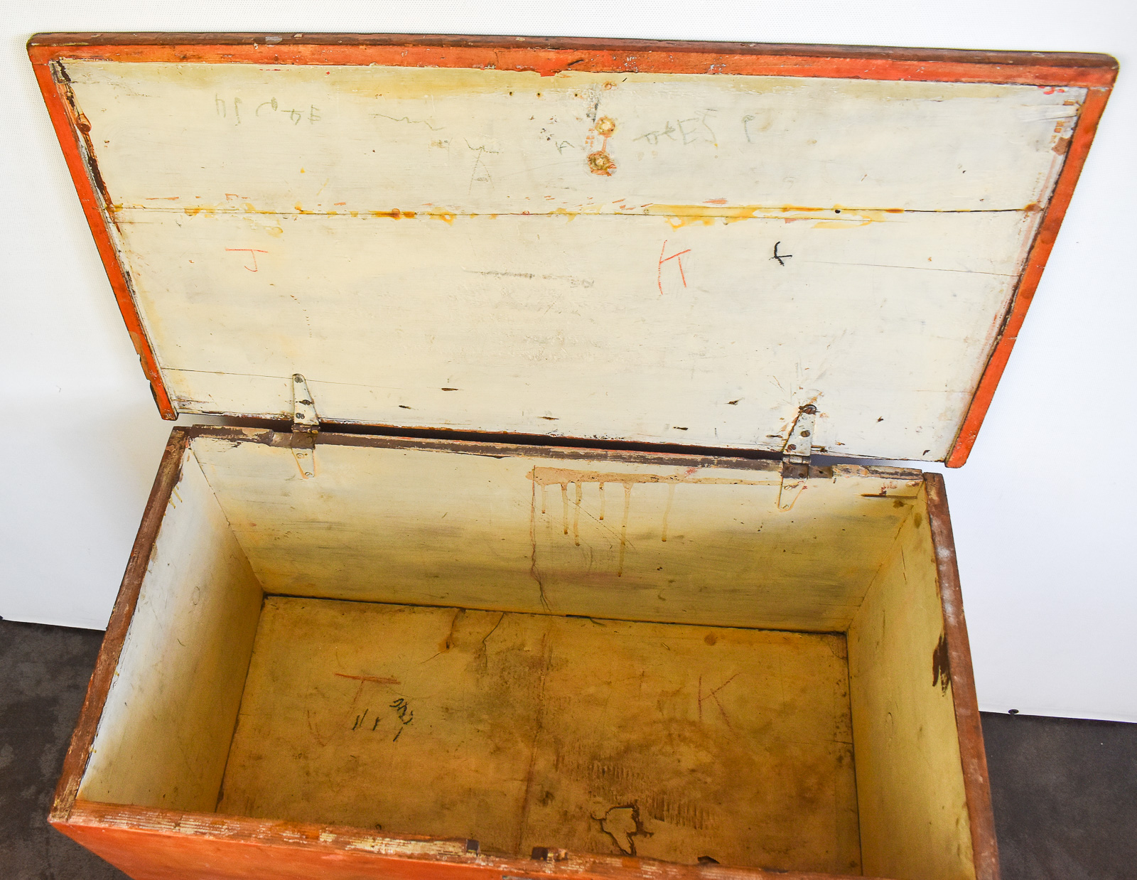 EARLY AMERICAN PAINTED PINE BLANKET CHEST