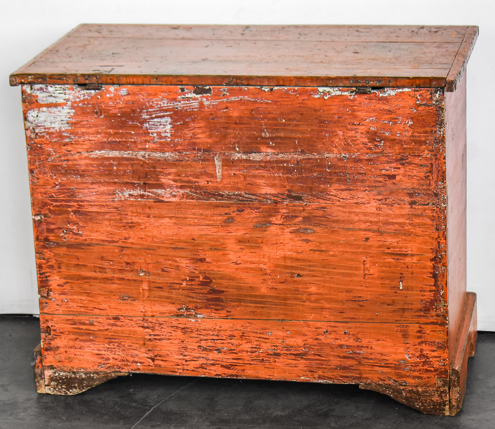 EARLY AMERICAN PAINTED PINE BLANKET CHEST