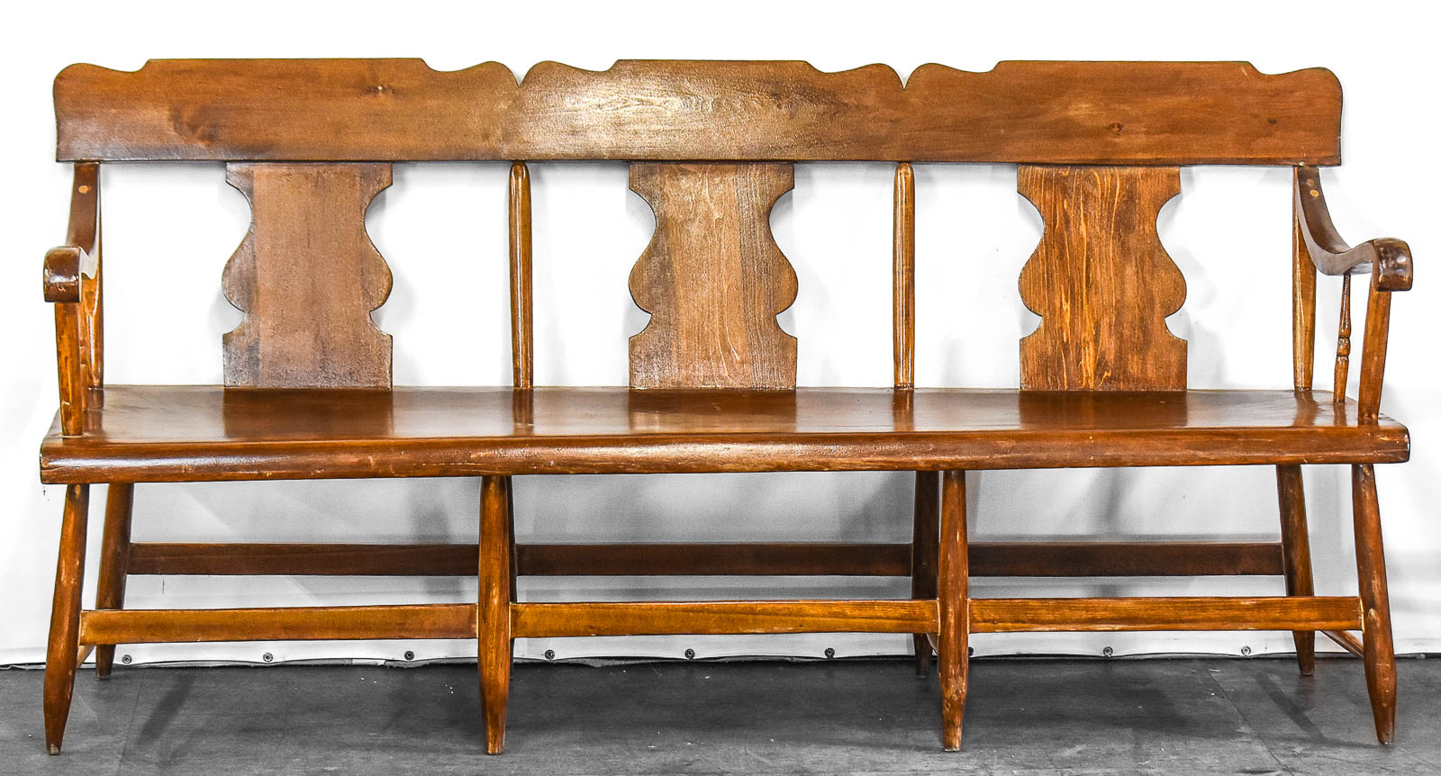 PENNSYLVANIAN STYLE PINE BENCH