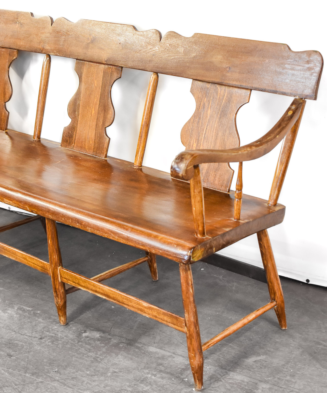 PENNSYLVANIAN STYLE PINE BENCH