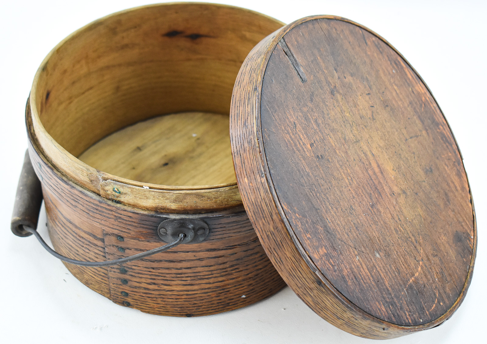 BENTWOOD LIDDED BAIL-HANDLED PANTRY BOX