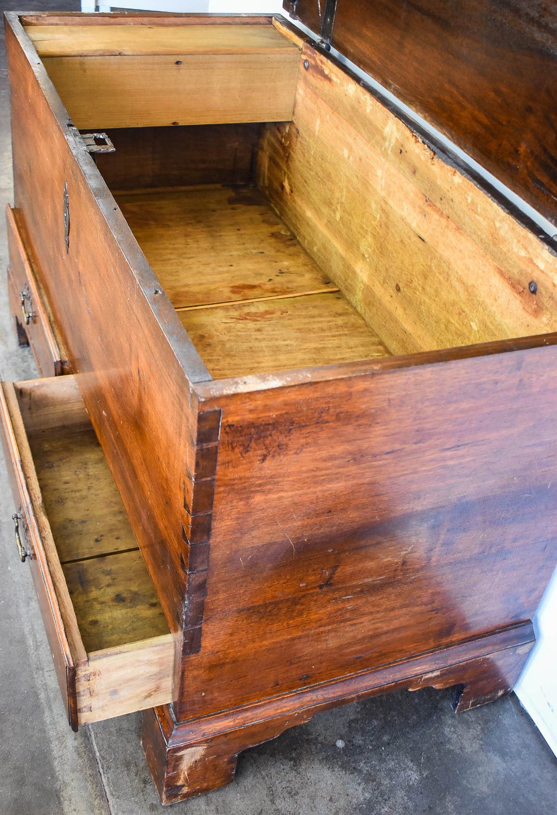 AMERICAN CHIPPENDALE-STYLE BLANKET CHEST