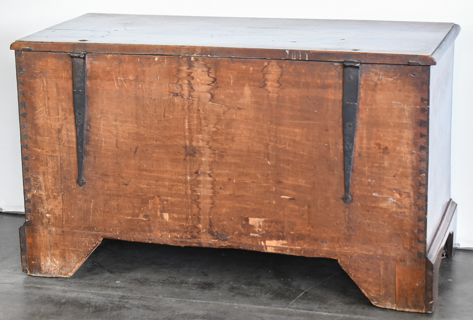 AMERICAN CHIPPENDALE-STYLE BLANKET CHEST
