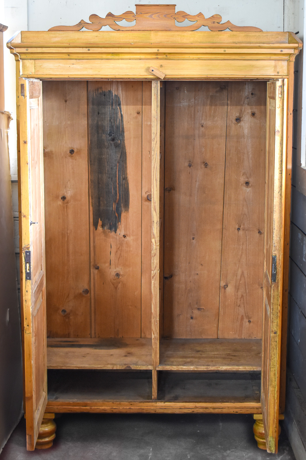 EUROPEAN PINE ARMOIRE