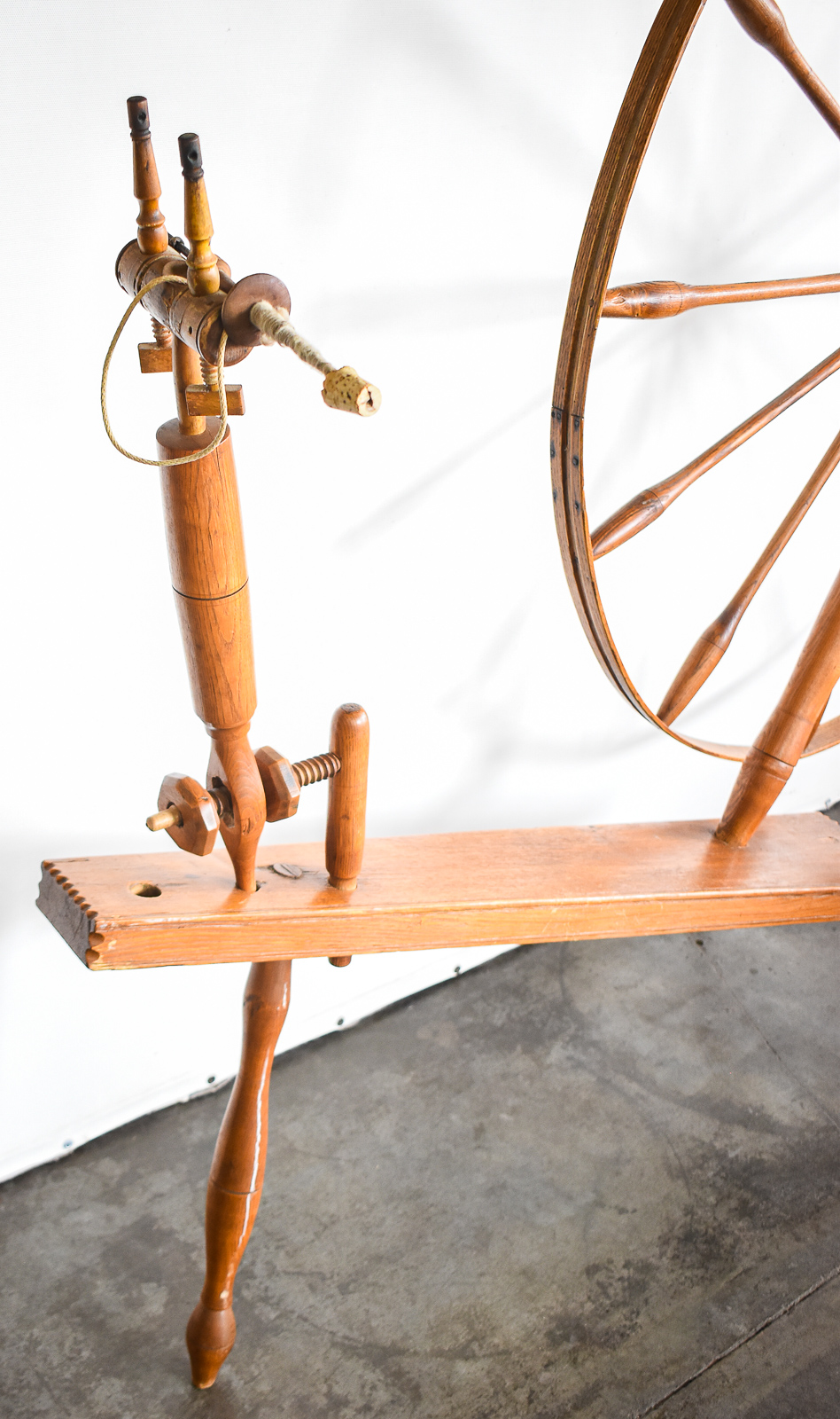 WALKING WHEEL WITH MINOR'S HEAD MECHANISM