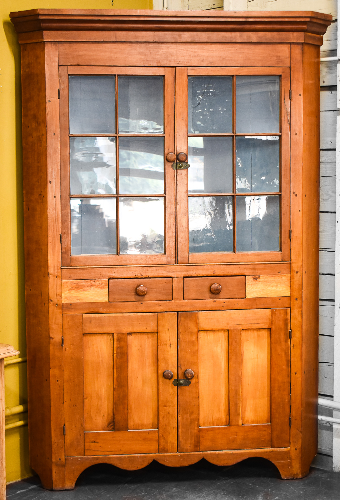 EARLY AMERICAN PINE CORNER CABINET