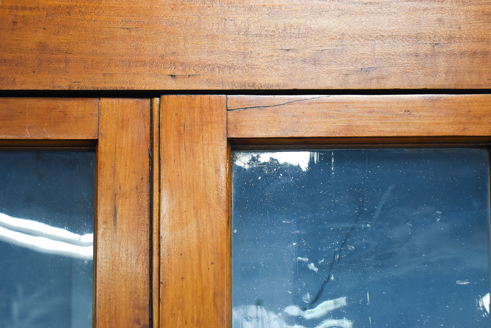 EARLY AMERICAN PINE CORNER CABINET