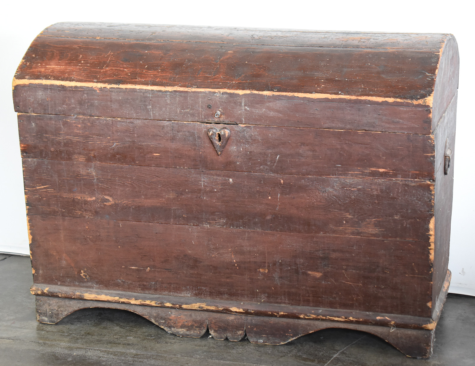 WOODEN DOME TOP BLANKET CHEST