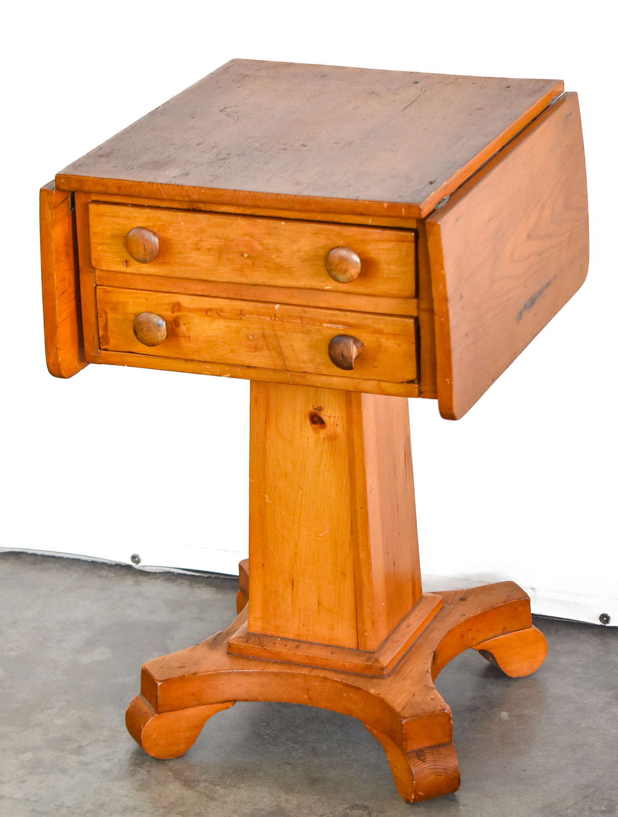 AMERICAN PINE DROP-LEAF PEDESTAL SIDE TABLE