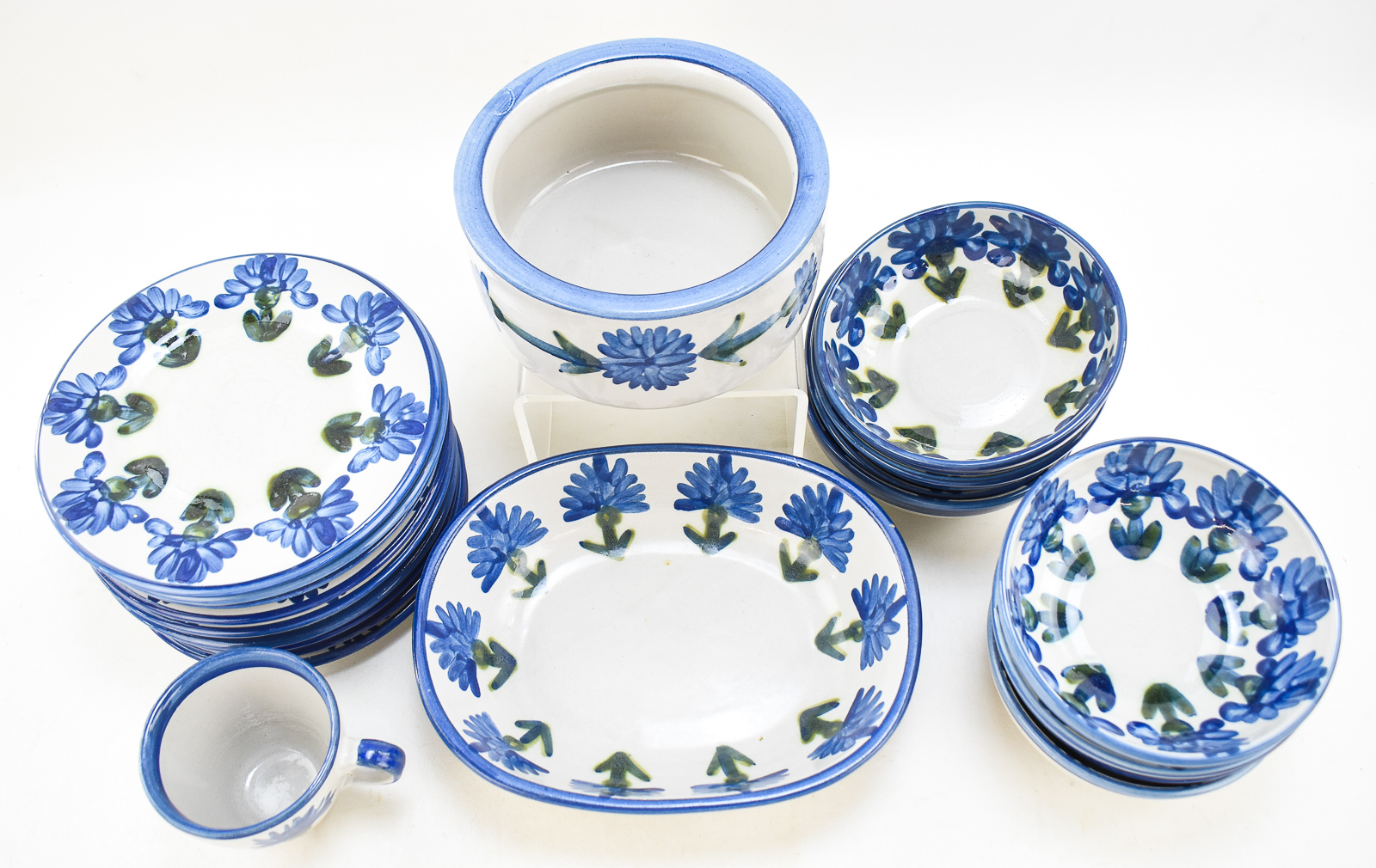 LOUISVILLE STONEWARE "BACHELOR BUTTON" ASSORTMENT
