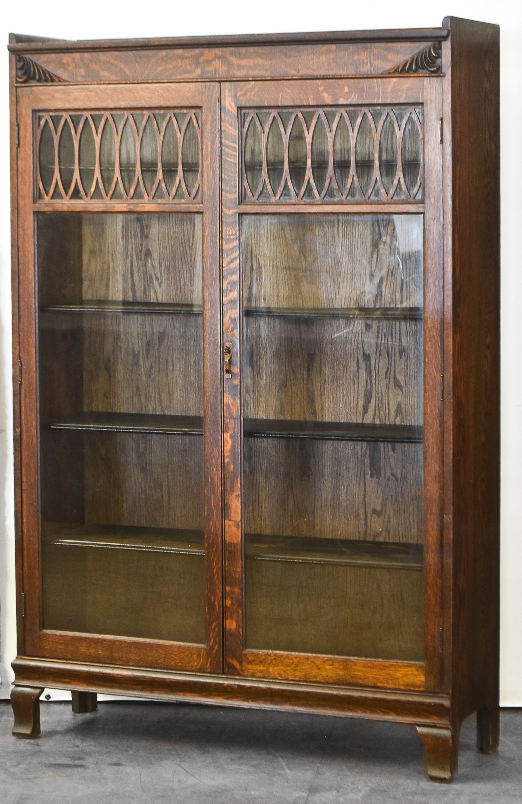 EDWARDIAN OAK DOUBLE-DOOR DISPLAY BOOKCASE