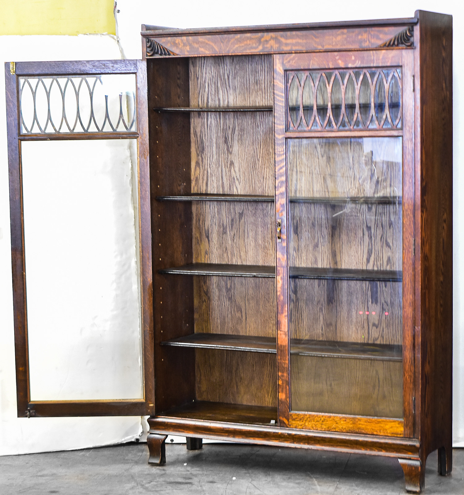 EDWARDIAN OAK DOUBLE-DOOR DISPLAY BOOKCASE